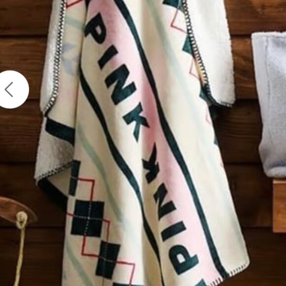PINK Victoria's Secret Cozy Plush Sherpa Argyle Logo Blanket - NWT - Picture 2 of 4